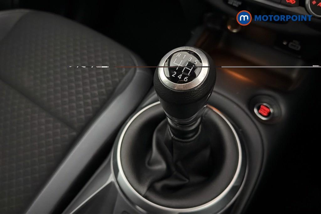 Nissan Juke N-Connecta Manual Petrol SUV - Stock Number (1642358) - 15th supplementary image