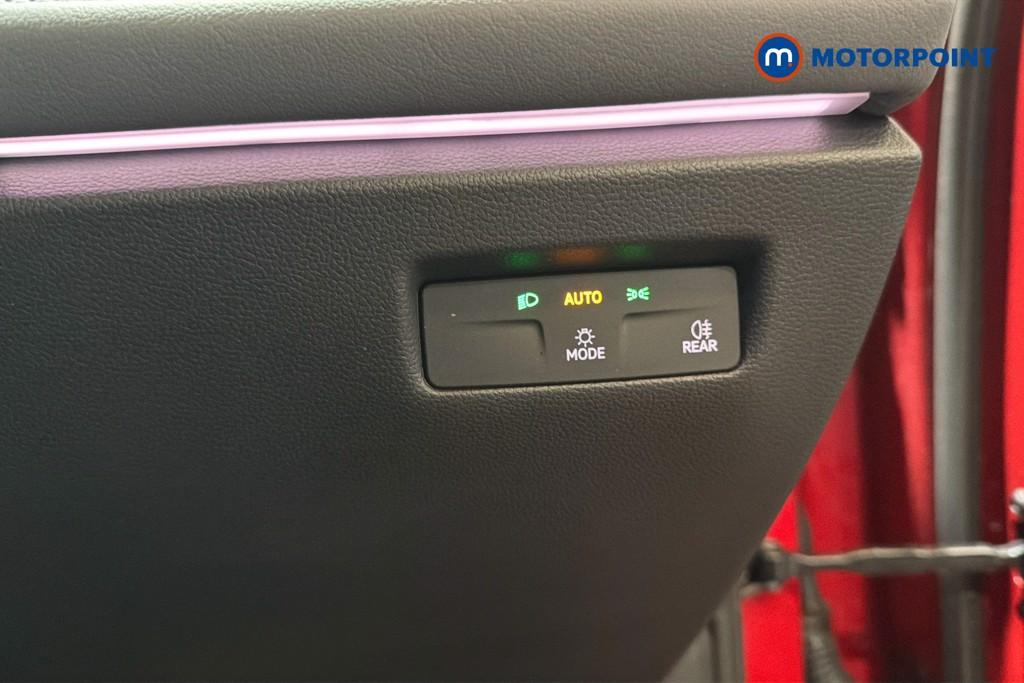 Volkswagen Passat Life Automatic Petrol Plug-In Hybrid Estate - Stock Number (1643775) - 18th supplementary image
