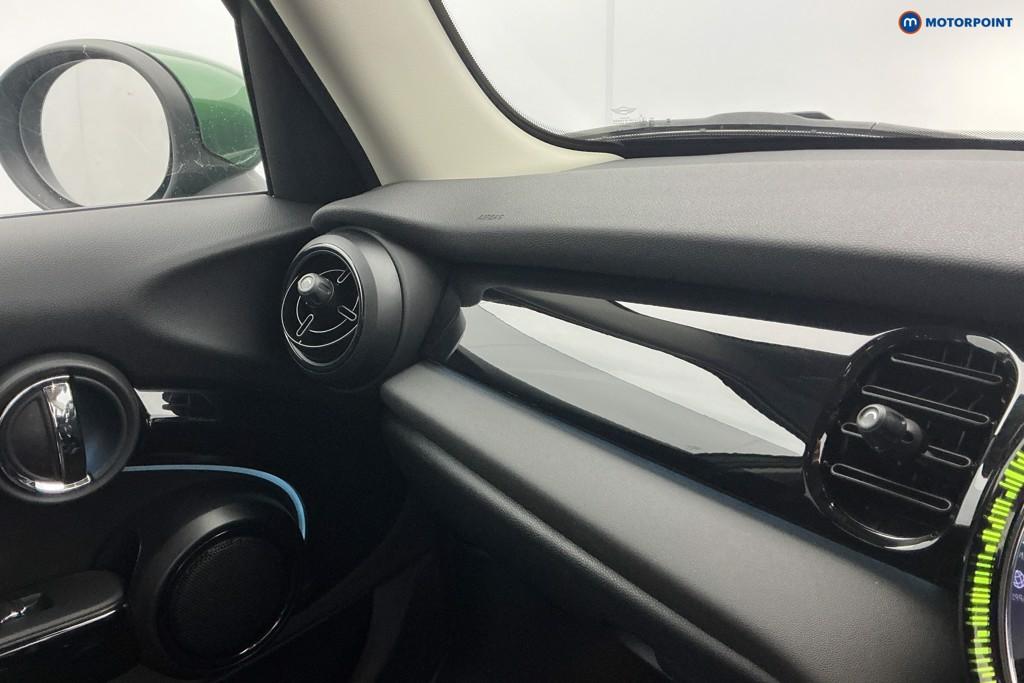Mini Hatchback Cooper Classic Manual Petrol Hatchback - Stock Number (1650960) - 8th supplementary image