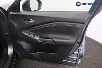 Nissan Juke N-Connecta Manual Petrol SUV - Stock Number (1651237) - 13th supplementary image