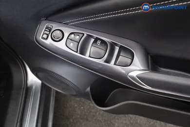 Nissan Juke N-Connecta Manual Petrol SUV - Stock Number (1651237) - 14th supplementary image