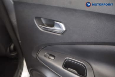 Nissan Juke N-Connecta Manual Petrol SUV - Stock Number (1651237) - 19th supplementary image