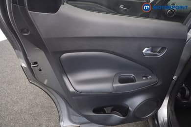 Nissan Juke N-Connecta Manual Petrol SUV - Stock Number (1651237) - 21st supplementary image