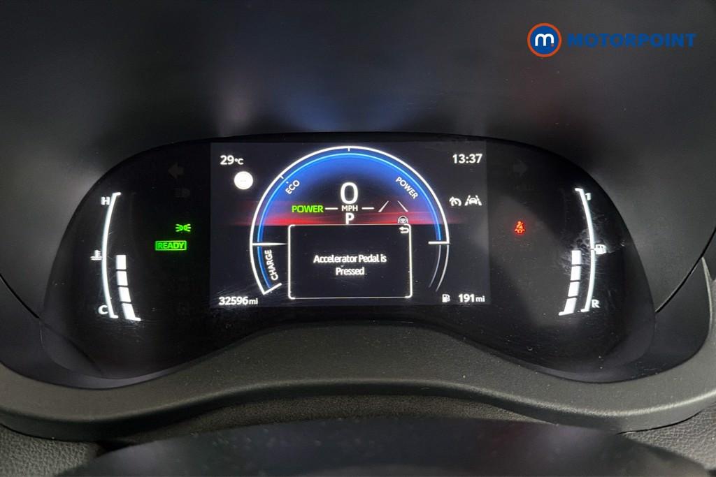 Toyota Yaris Design Automatic Petrol-Electric Hybrid Hatchback - Stock Number (1648401) - 8th supplementary image