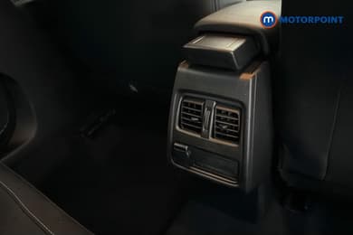 Renault Captur Iconic Automatic Petrol SUV - Stock Number (1654333) - 30th supplementary image