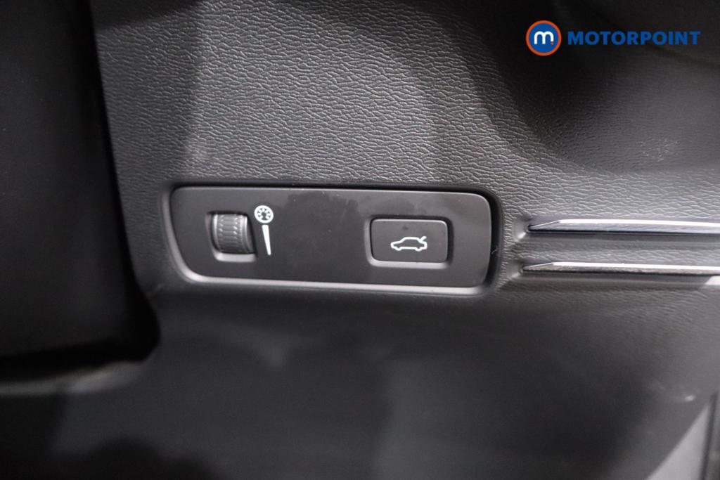 Volvo Xc40 R Design Pro Automatic Petrol SUV - Stock Number (1657251) - 8th supplementary image