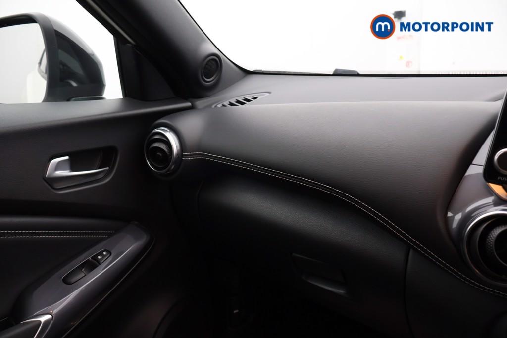 Nissan Juke N-Connecta Manual Petrol SUV - Stock Number (1649055) - 8th supplementary image