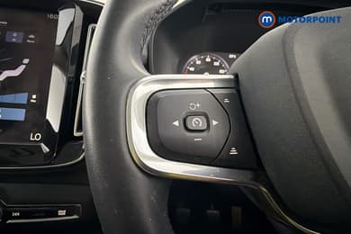 Volvo Xc40 Momentum Manual Petrol SUV - Stock Number (1657184) - 3rd supplementary image