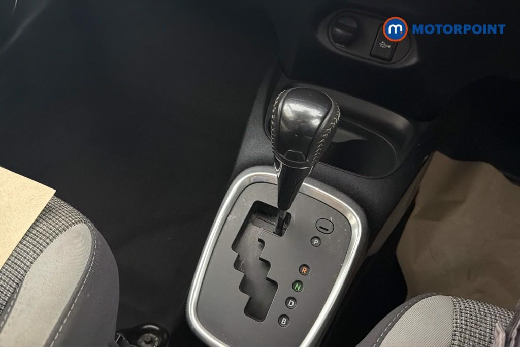 Toyota Yaris Y20 Automatic Petrol-Electric Hybrid Hatchback - Stock Number (1648565) - 15th supplementary image