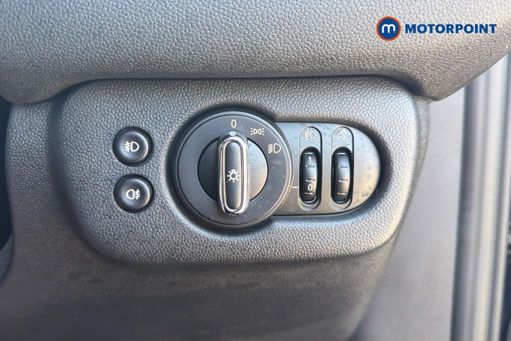 Mini Clubman Cooper Exclusive Automatic Petrol Estate - Stock Number (1655661) - 18th supplementary image