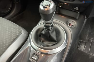 Nissan Juke N-Connecta Manual Petrol SUV - Stock Number (1651235) - 15th supplementary image