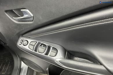 Nissan Juke N-Connecta Manual Petrol SUV - Stock Number (1651235) - 25th supplementary image