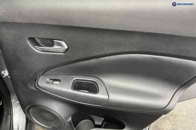 Nissan Juke N-Connecta Manual Petrol SUV - Stock Number (1651235) - 26th supplementary image