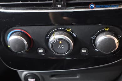 Renault Clio Iconic Manual Petrol Hatchback - Stock Number (1656121) - 11th supplementary image
