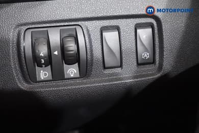 Renault Clio Iconic Manual Petrol Hatchback - Stock Number (1656121) - 17th supplementary image