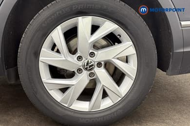 Volkswagen Tiguan Allspace Life Automatic Petrol SUV - Stock Number (1656243) - 2nd supplementary image