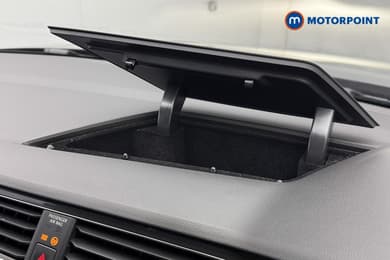 Volkswagen Tiguan Allspace Life Automatic Petrol SUV - Stock Number (1656243) - 42nd supplementary image