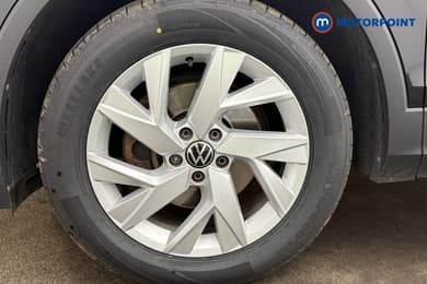 Volkswagen Tiguan Allspace Life Automatic Petrol SUV - Stock Number (1656243) - 1st supplementary image
