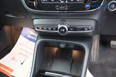Volvo Xc40 Plus Automatic Petrol Plug-In Hybrid SUV - Stock Number (1648086) - 12th supplementary image