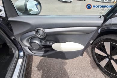 Mini Hatchback Cooper Exclusive Manual Petrol Hatchback - Stock Number (1660384) - 19th supplementary image