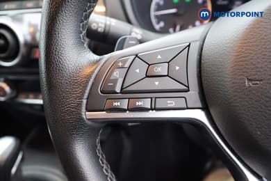 Nissan Juke N-Connecta Automatic Petrol SUV - Stock Number (1665100) - 2nd supplementary image