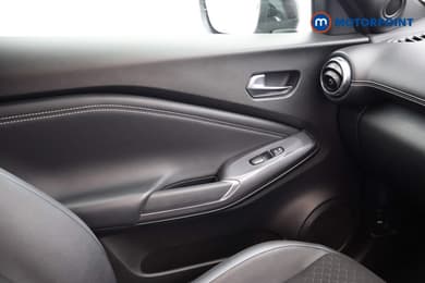 Nissan Juke N-Connecta Automatic Petrol SUV - Stock Number (1665100) - 13th supplementary image