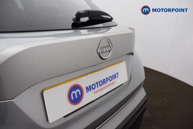 Nissan Juke N-Connecta Automatic Petrol SUV - Stock Number (1665100) - 23rd supplementary image