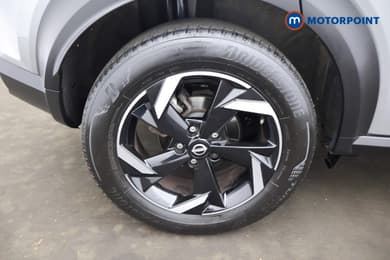 Nissan Juke N-Connecta Automatic Petrol SUV - Stock Number (1665100) - 32nd supplementary image