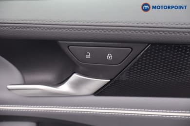 Volkswagen Passat Life Automatic Petrol Plug-In Hybrid Estate - Stock Number (1657369) - 10th supplementary image