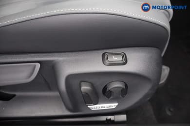 Volkswagen Passat Life Automatic Petrol Plug-In Hybrid Estate - Stock Number (1657369) - 13th supplementary image