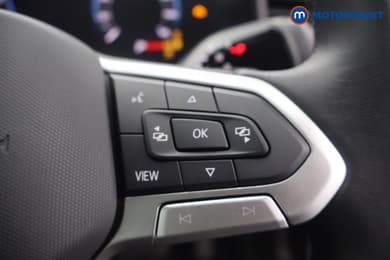 Volkswagen Passat Life Automatic Petrol Plug-In Hybrid Estate - Stock Number (1657369) - 16th supplementary image
