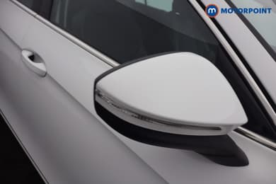Volkswagen Passat Life Automatic Petrol Plug-In Hybrid Estate - Stock Number (1657369) - 24th supplementary image