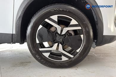 Peugeot 2008 Allure Manual Petrol SUV - Stock Number (1665906) - 50th supplementary image
