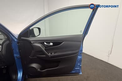 Nissan Qashqai N-Connecta Automatic Petrol SUV - Stock Number (1666576) - 19th supplementary image