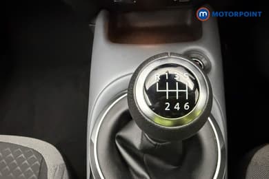 Nissan Juke N-Connecta Manual Petrol SUV - Stock Number (1656238) - 36th supplementary image