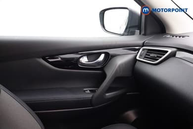 Nissan Qashqai Acenta Premium Manual Petrol SUV - Stock Number (1663302) - 12th supplementary image