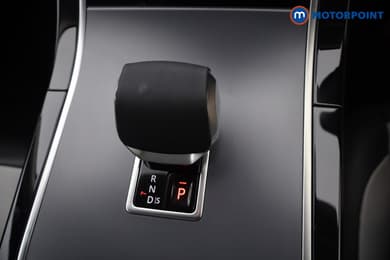 Land Rover Range Rover Velar Dynamic Se Automatic Petrol Plug-In Hybrid SUV - Stock Number (1656441) - 3rd supplementary image