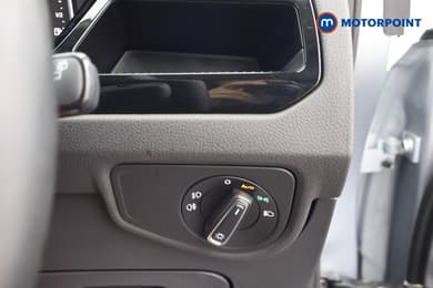 Volkswagen Touran SEL Automatic Petrol People Carrier - Stock Number (1663483) - 7th supplementary image