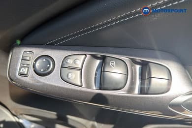 Nissan Juke N-Connecta Automatic Petrol SUV - Stock Number (1665105) - 42nd supplementary image