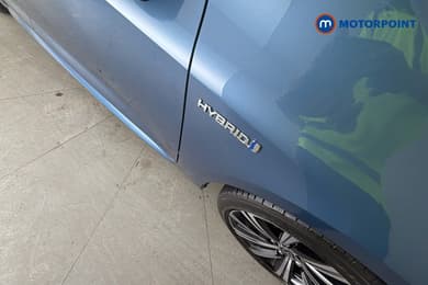 Toyota Corolla Design Automatic Petrol-Electric Hybrid Hatchback - Stock Number (1668214) - 46th supplementary image