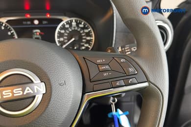 Nissan Juke Acenta Premium Automatic Petrol SUV - Stock Number (1668149) - 4th supplementary image