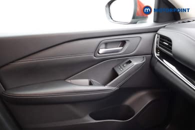 Nissan Qashqai N-Connecta Automatic Petrol SUV - Stock Number (1668333) - 12th supplementary image