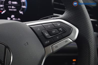 Volkswagen Passat R-Line Automatic Petrol Plug-In Hybrid Estate - Stock Number (1669006) - 10th supplementary image
