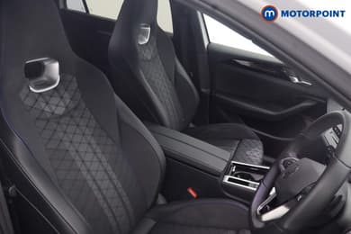 Volkswagen Passat R-Line Automatic Petrol Plug-In Hybrid Estate - Stock Number (1669006) - 14th supplementary image