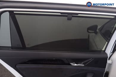 Volkswagen Passat R-Line Automatic Petrol Plug-In Hybrid Estate - Stock Number (1669006) - 42nd supplementary image