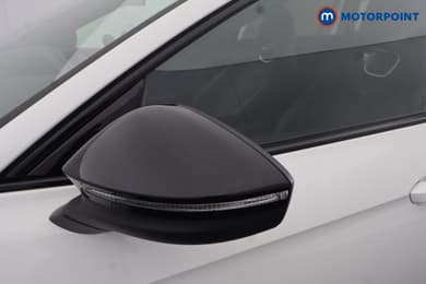 Volkswagen Passat R-Line Automatic Petrol Plug-In Hybrid Estate - Stock Number (1669006) - 51st supplementary image