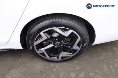 Volkswagen Passat R-Line Automatic Petrol Plug-In Hybrid Estate - Stock Number (1669008) - 2nd supplementary image