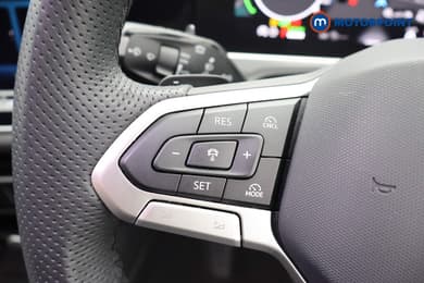 Volkswagen Passat R-Line Automatic Petrol Plug-In Hybrid Estate - Stock Number (1669008) - 6th supplementary image