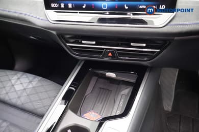 Volkswagen Passat R-Line Automatic Petrol Plug-In Hybrid Estate - Stock Number (1669008) - 12th supplementary image