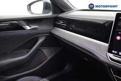 Volkswagen Passat R-Line Automatic Petrol Plug-In Hybrid Estate - Stock Number (1669008) - 15th supplementary image